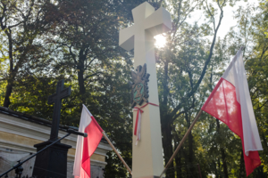 Symboliczny grób Sybiraka na Starym Cmentarzu w Tarnowie